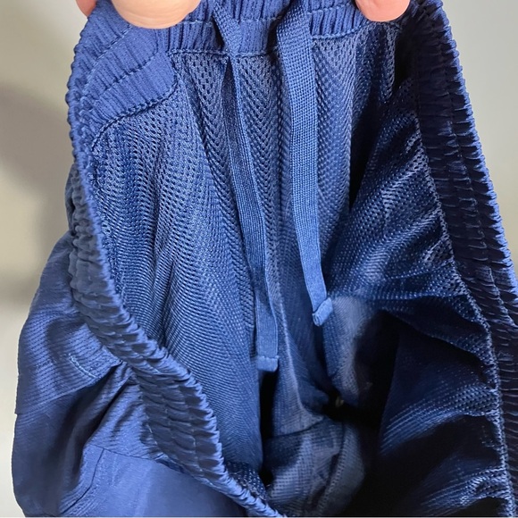 Under Armour navy blue track pants loose fit women’s size medium activewear - Picture 6 of 6